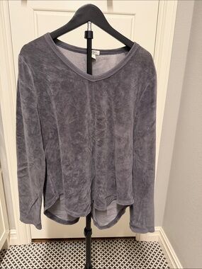 dylan Plush V-Neck Long Sleeve Top in Slate Gray